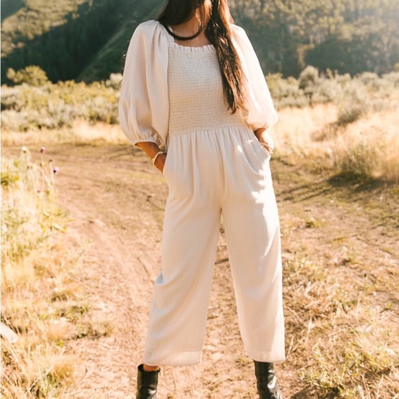 Ivy City Co Arianna Jumpsuit; Size M; Cream - Picture 13 of 13